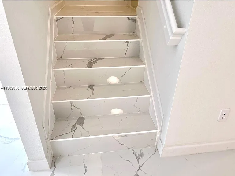 SW 2nd Pl — Photo 2