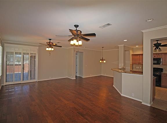 3rd image of 7922 Palmer Ct
