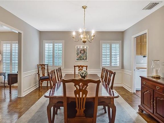 3rd image of 2806 W Fountain Blvd
