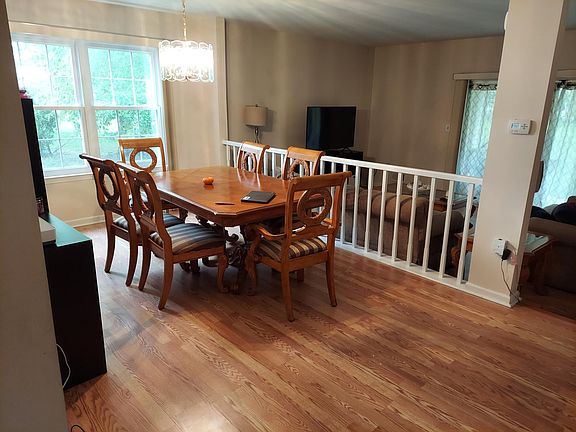 4th image of 317 McDowell Dr
