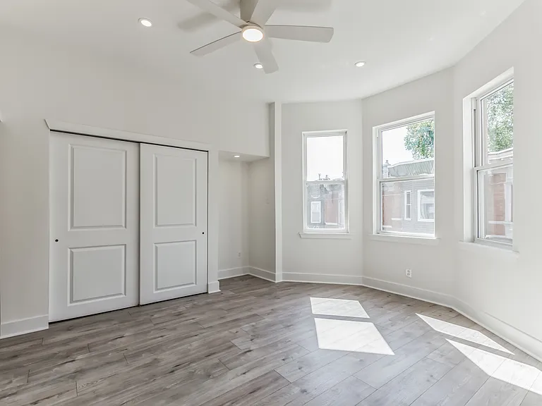 18 W Sharpnack St — Photo 21