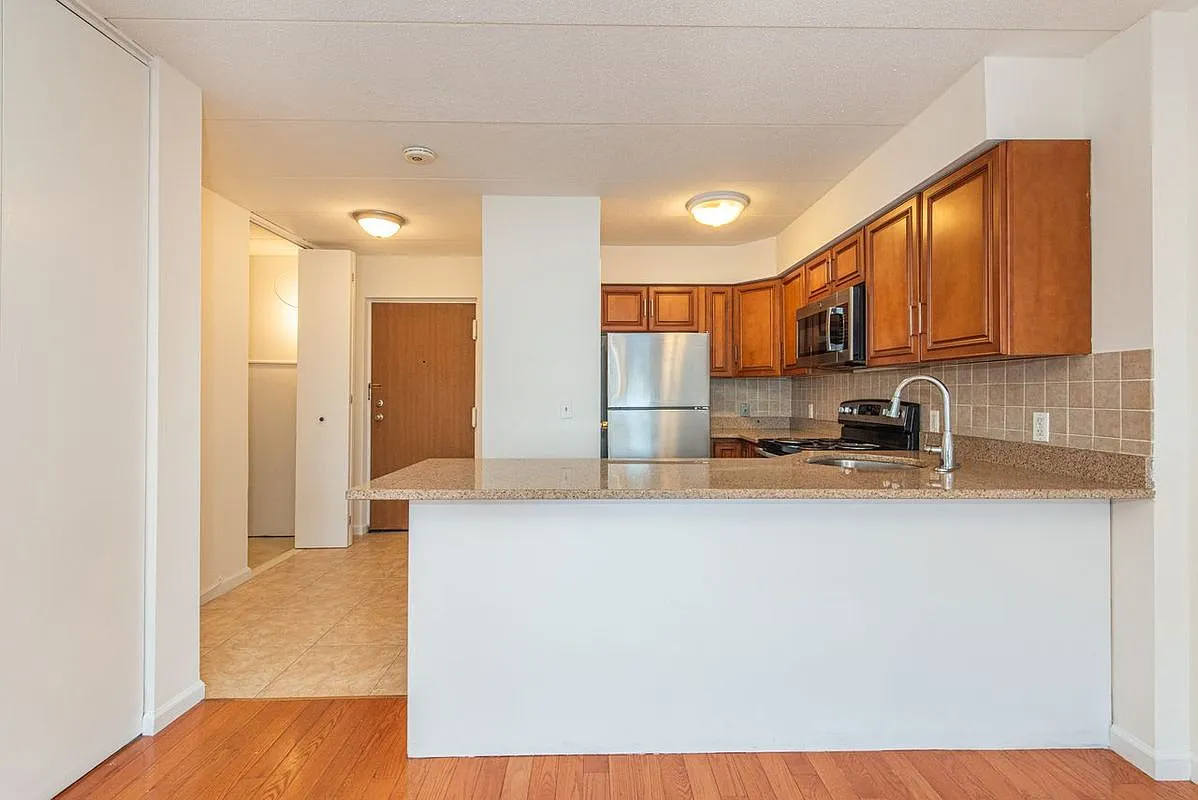 1 bed, 1.0 bath, 700 sqft, $2,150 — Photo 4
