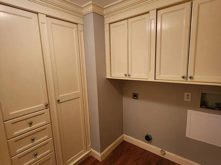 549 Burlington Ave NE — Photo 39