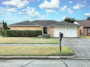 10122 Rustic Gate Rd, La Porte, TX 77571