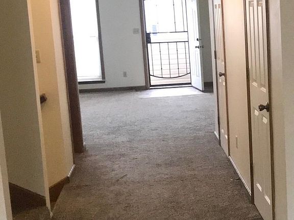 5th image of 446 Sycamore Dr