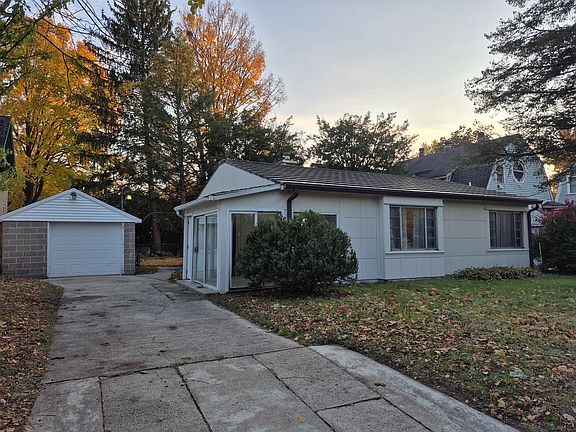 2nd image of 305 Courtland St