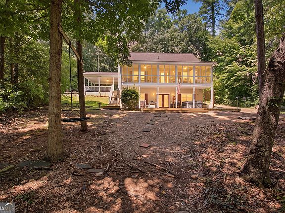 4th image of 834 Hardy Rd