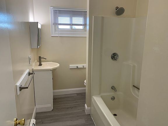 3rd image of 22 Roy St APT 6