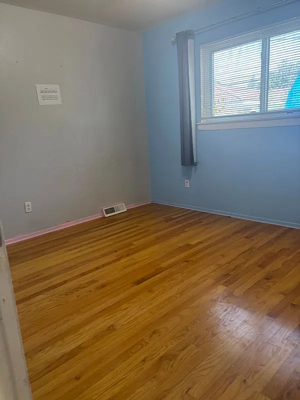 3 bed, 2.0 bath, 1026 sqft, $2,400 — Photo 4