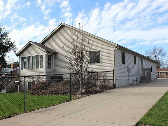 4th image of 20290 Weller Ave