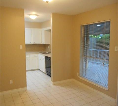 3rd image of 10607 Bexley Dr