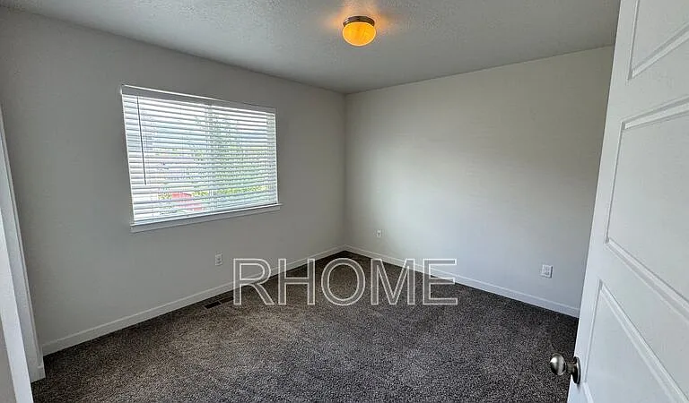 164 N 450 W — Photo 16
