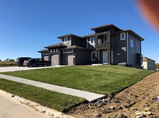 13708 S 51st St, Papillion, NE 68133