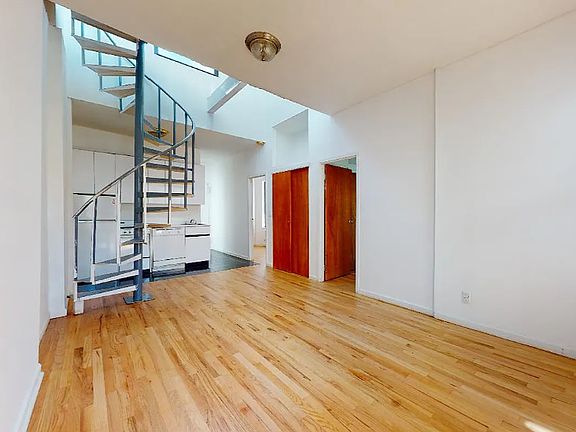 3rd image of 349 E 82nd St APT 5R