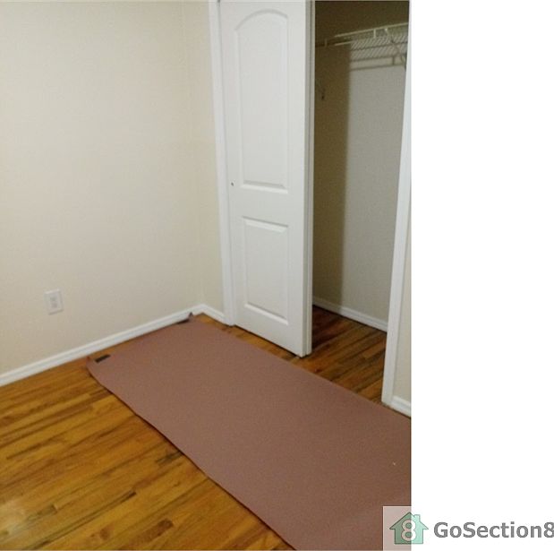 1st image of 210 Beach 29th St #1