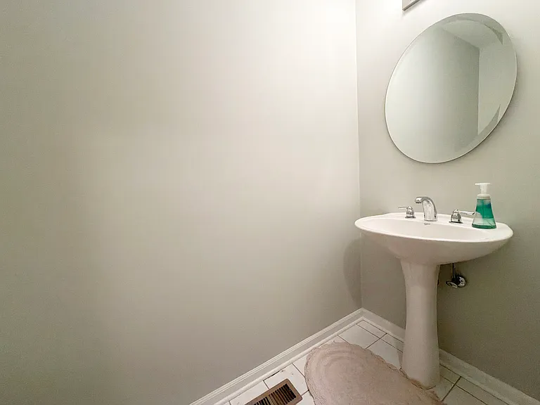 1103 N Crosby St #A — Photo 15