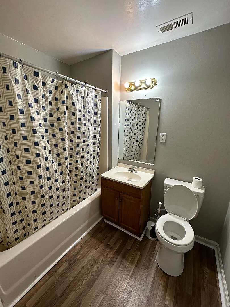 Osceola Apts — Photo 3