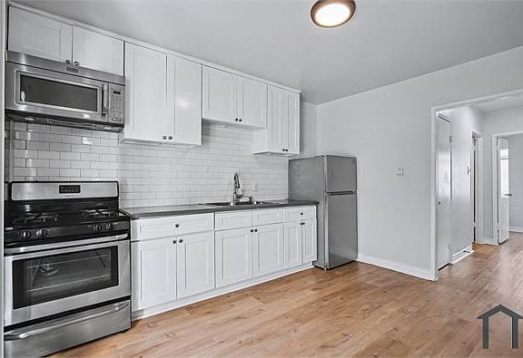 5th image of 1359 N Mansfield Ave