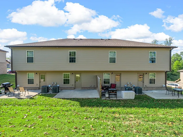 161 Center Pointe Dr — Photo 18
