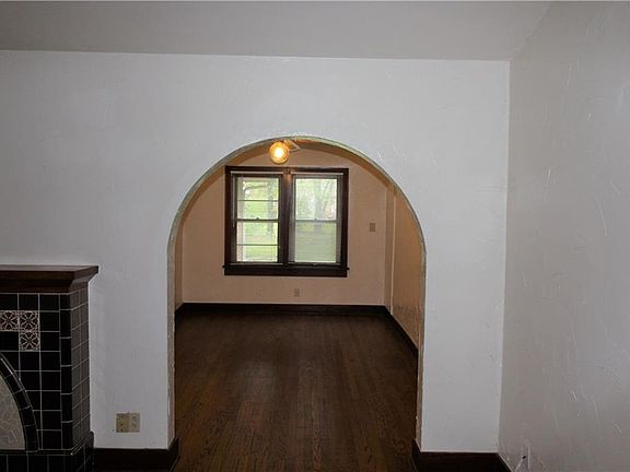5th image of 2405 NW 21st St