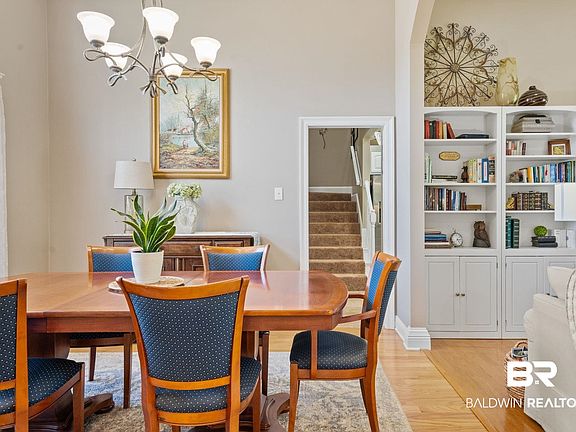 4th image of 9255 Parliament Cir