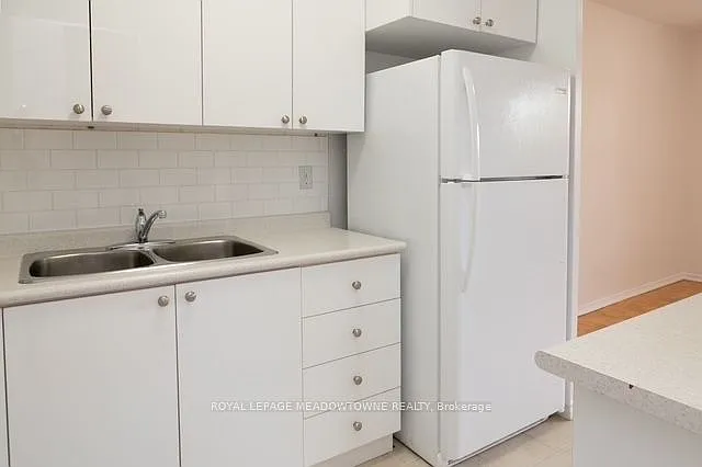 1017 Seneca Ave #508 — Photo 12