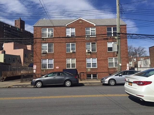 1st image of 176 28th Ave APT 2C