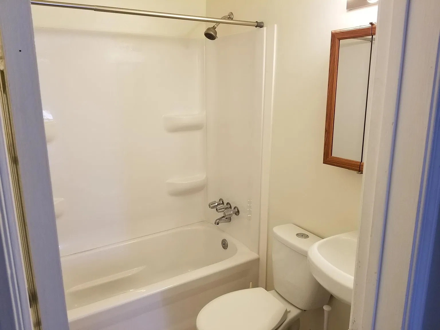 3 bed, 1032 sqft, $1,300 — Photo 4