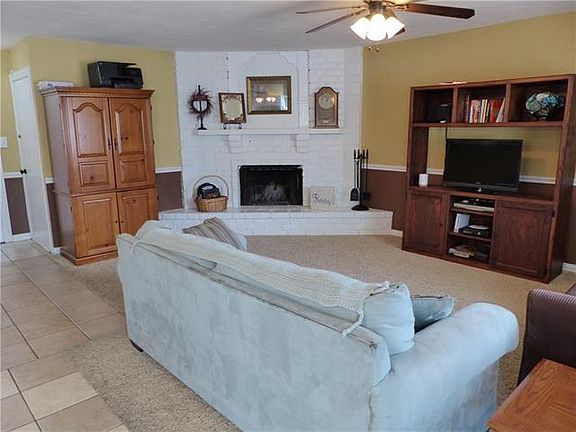 3rd image of 637 Sunny Slope Dr