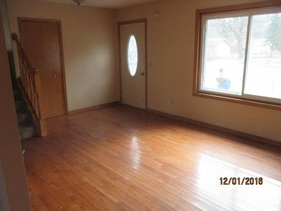 2nd image of 6204 Oak St