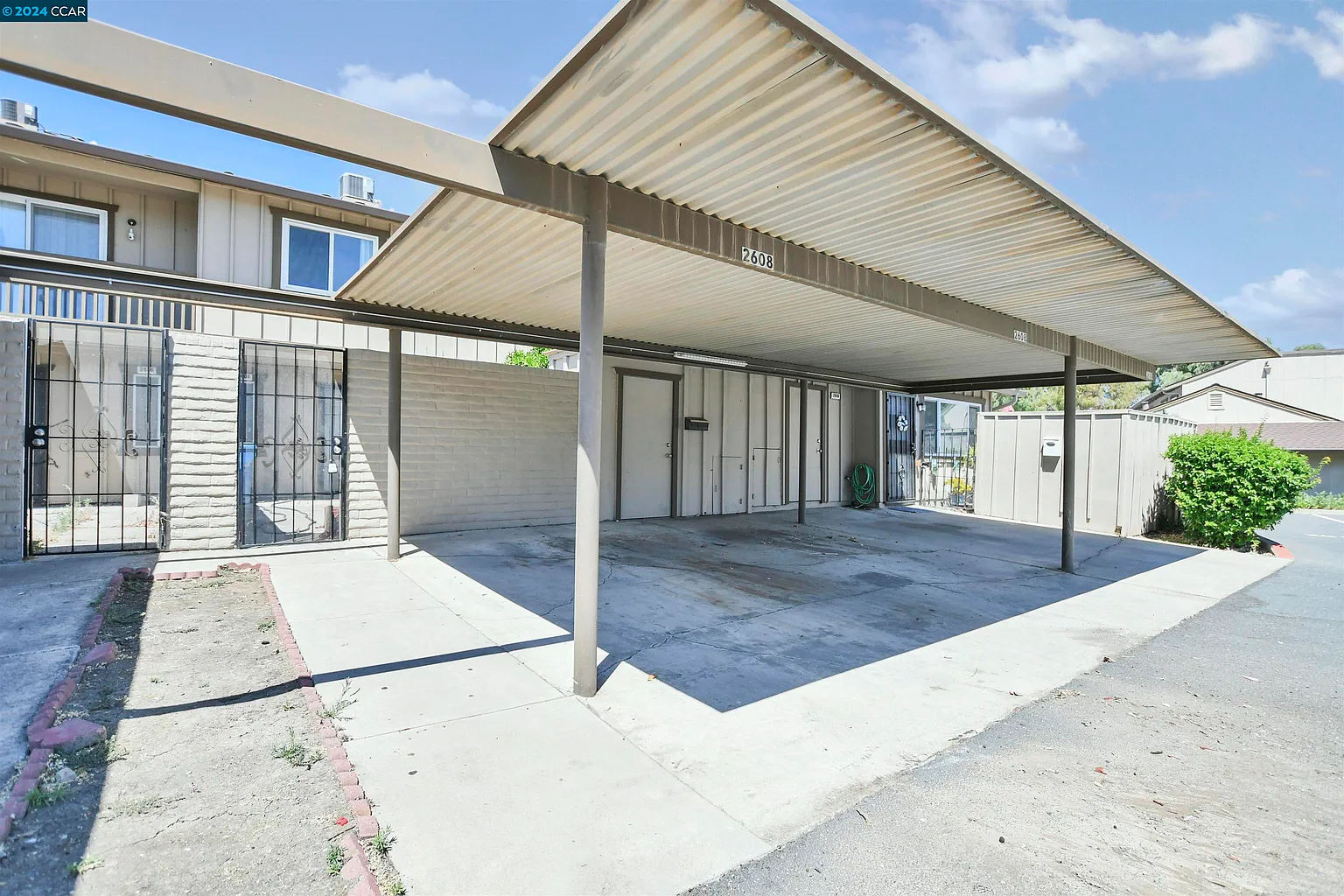 2608 Belmont Ln photo 1