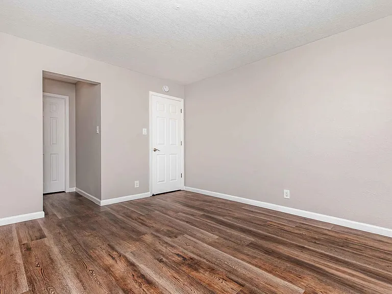 4401 Central Ave — Photo 92