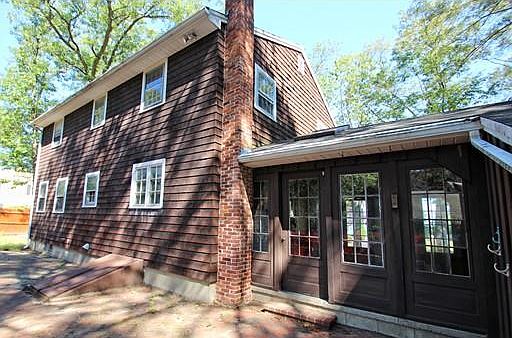 3rd image of 77 Moseley Ave