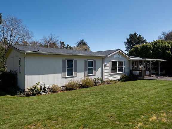 3rd image of 1014 NE Oar Ave
