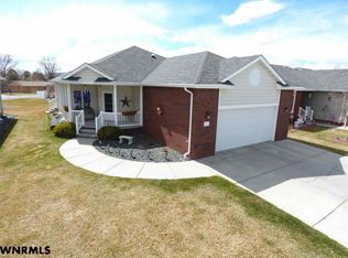 21 Regency Ct, Scottsbluff, NE 69361