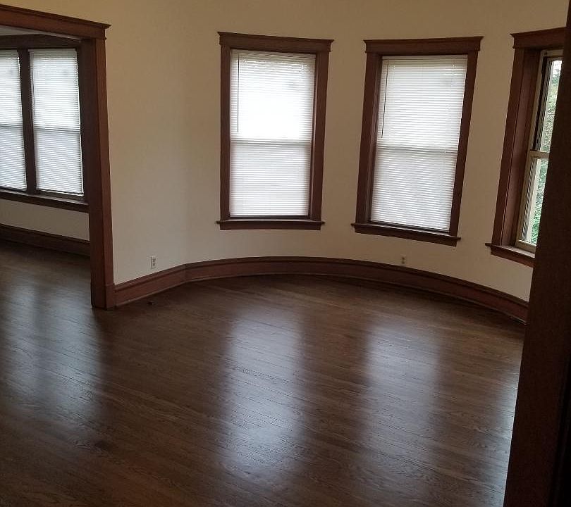 2nd image of 5644 N Glenwood Ave #1S