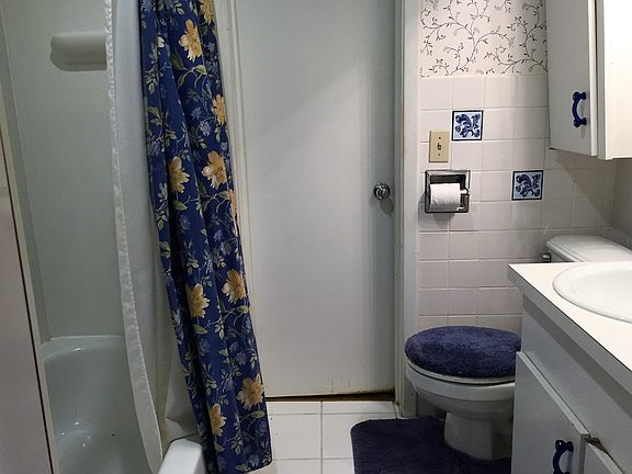 Jack and Jill bath 