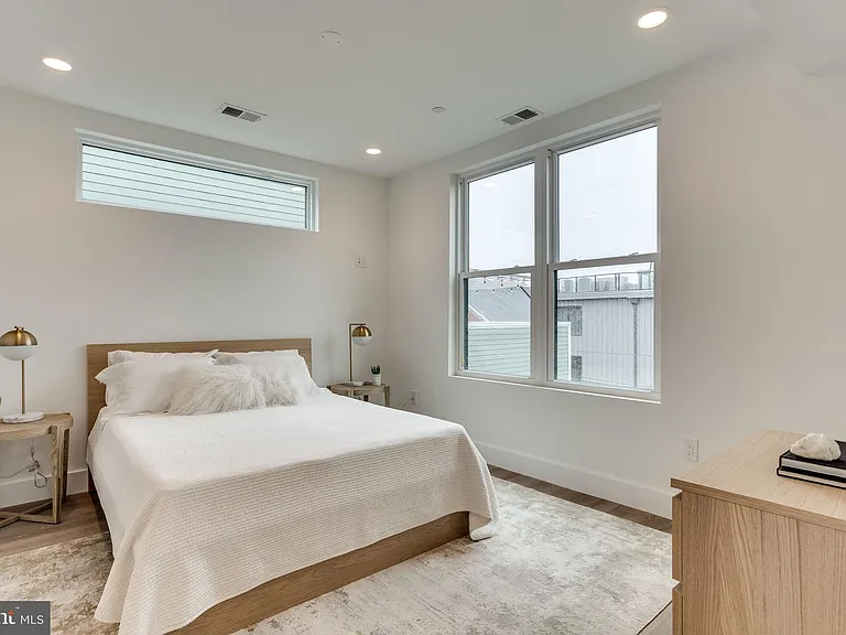 646 Newton Pl NW #303 — Photo 15