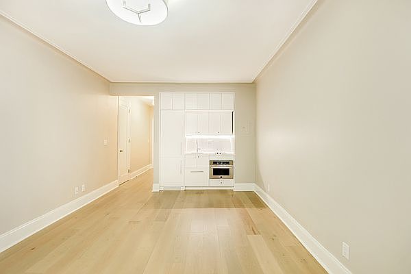 1st image of 220 W 24th St APT 4L