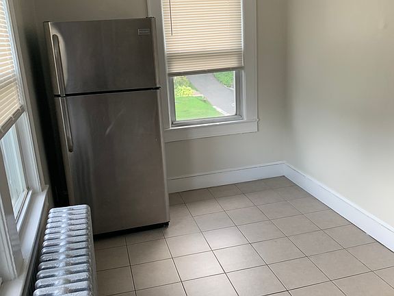 2nd image of 59 Ferris Pl APT 3A