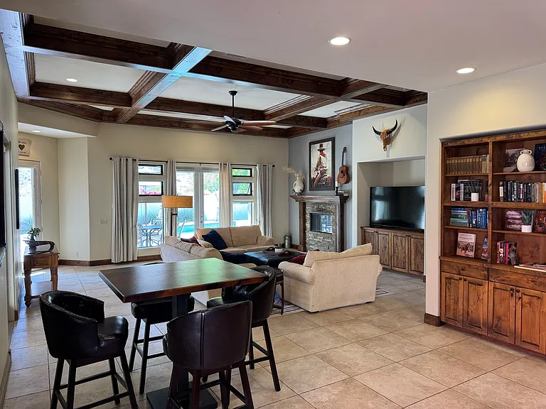54050 Avenida Montezuma — Photo 8