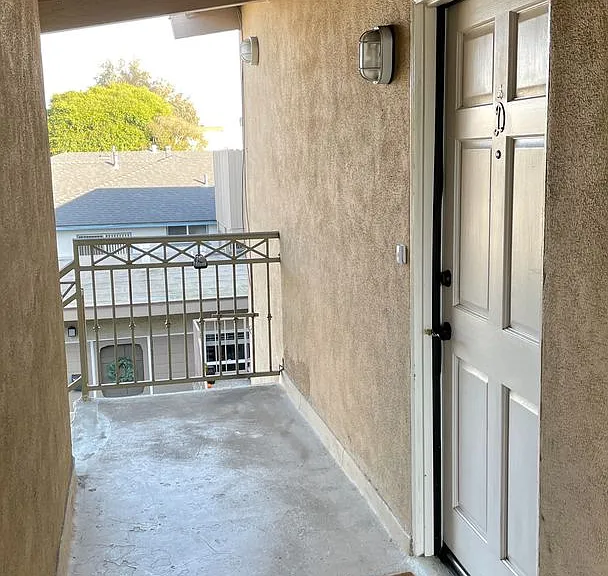 1401 Manhattan Beach Blvd — Photo 19