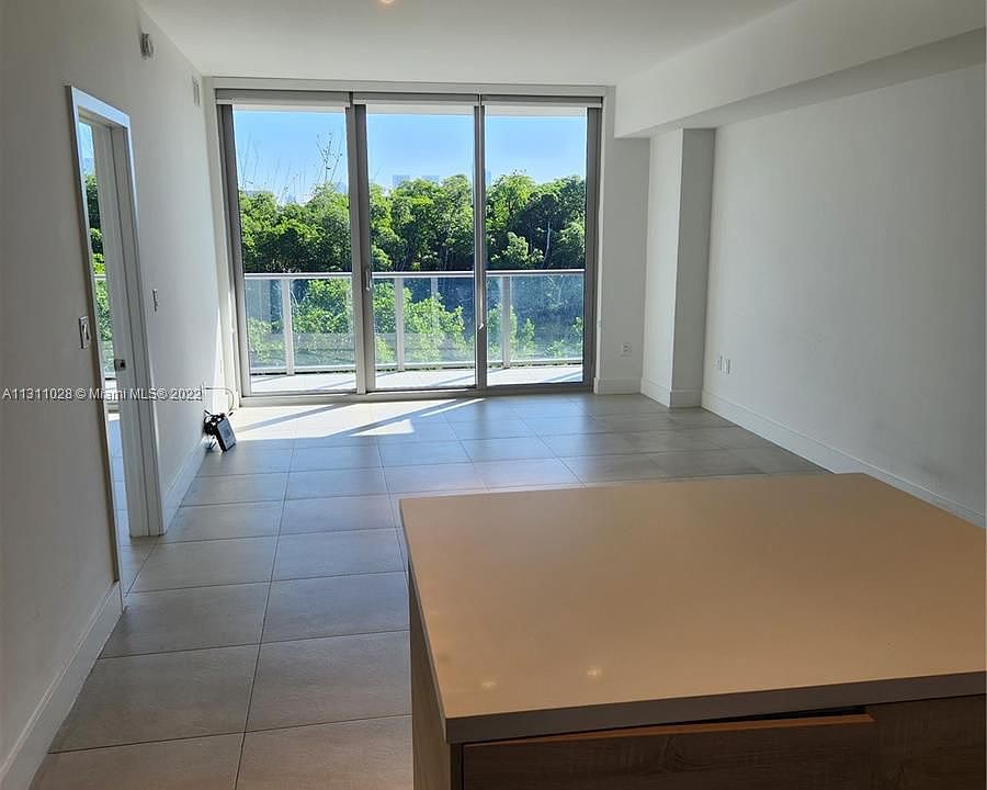 1st image of 16385 Biscayne Blvd Unit 319
