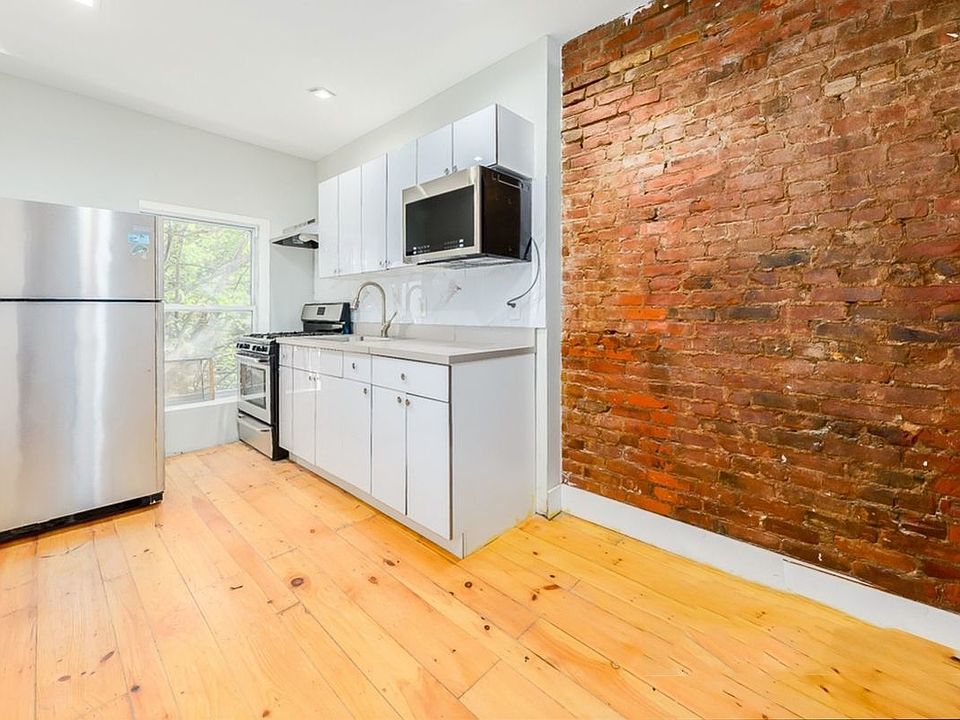 1st image of 1082 Pacific St #2L