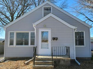 107 N Spring St, Hooper, NE 68031