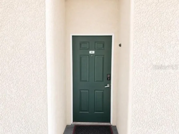 17102 Carrington Park Dr APT 302, Tampa, FL 33647