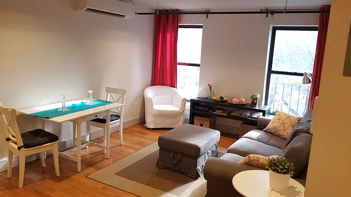 Rented by Henry Management | media 1