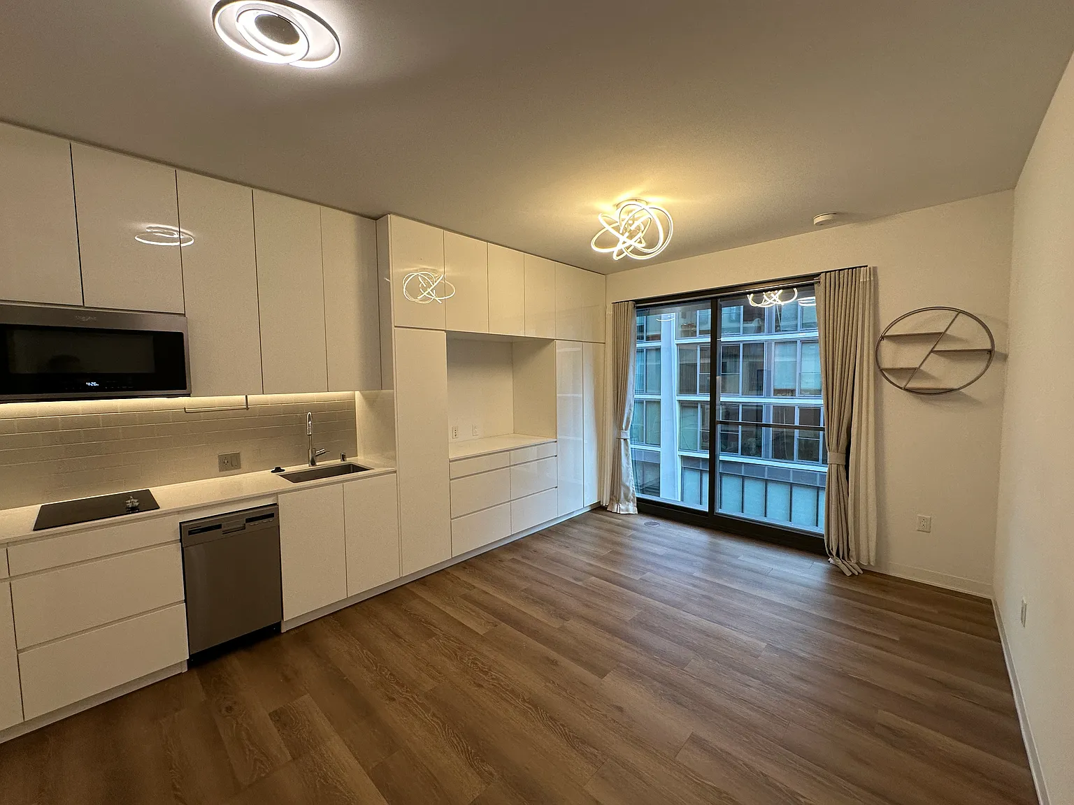 Studio, 282 sqft, $2,650 — Photo 4