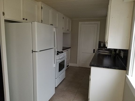 3rd image of 1053 Oaklawn St NE