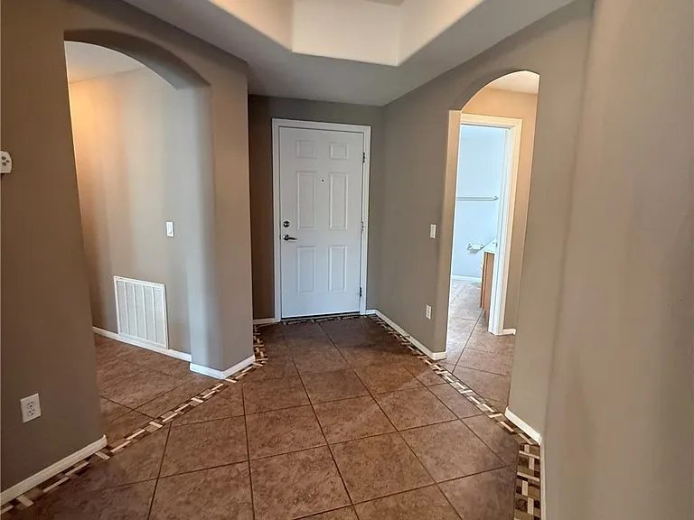 825 Canterra St #2060 — Photo 6